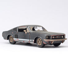 Load image into Gallery viewer, Ford Mustang GT 1967 Diecast Model