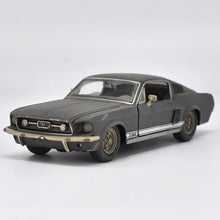 Load image into Gallery viewer, Ford Mustang GT 1967 Diecast Model